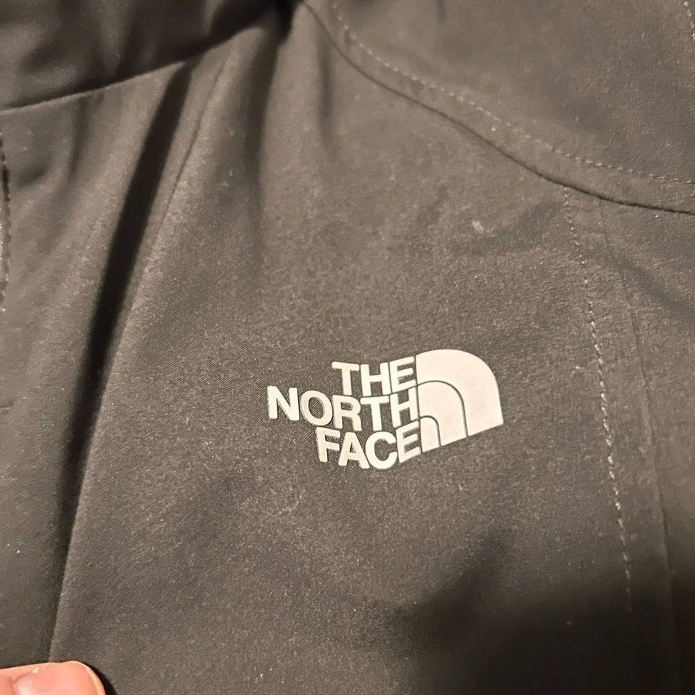 Womens North Face Jacket - Picture 3 of 6